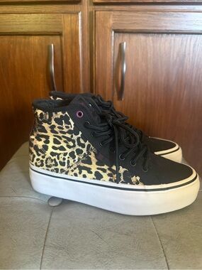 Womens DC Black and Leopard High-Top Fashion Sneakers